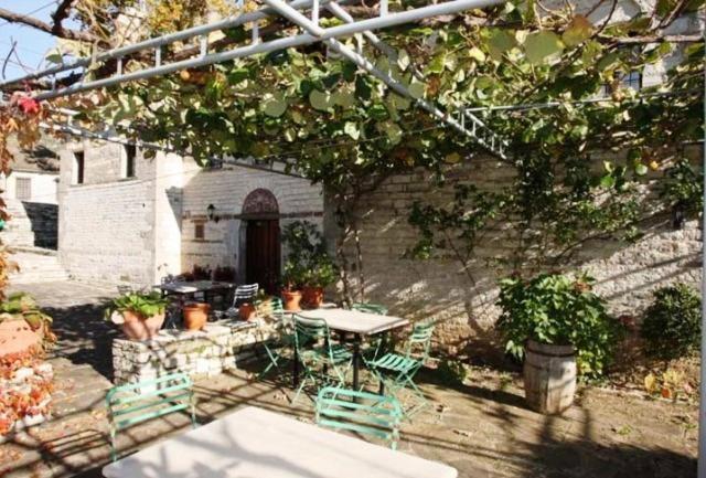 Astraka Guesthouse I Pápingo Kültér fotó